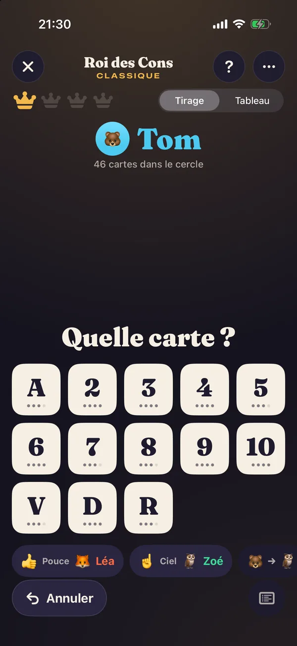 Roi des Cons : le joueur au tirage, le clavier des valeurs de carte et le bandeau des rôles en bas.